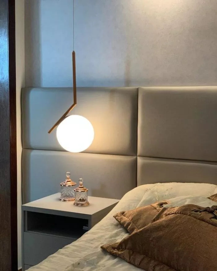 Shiny gold corner pendant
