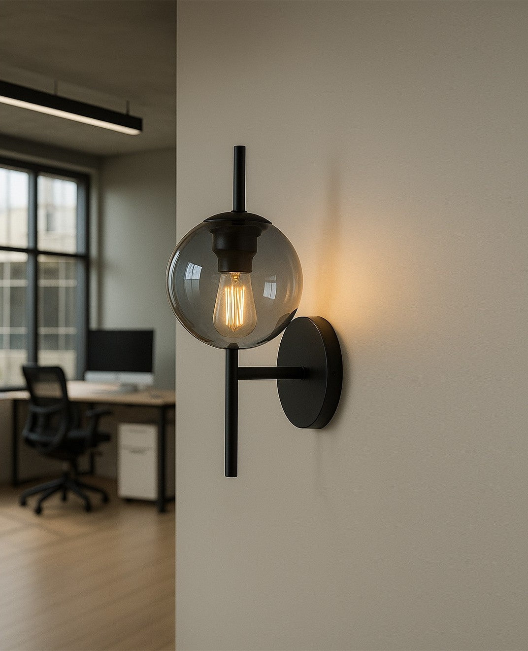 Haiman 1 Bulb Black Applique